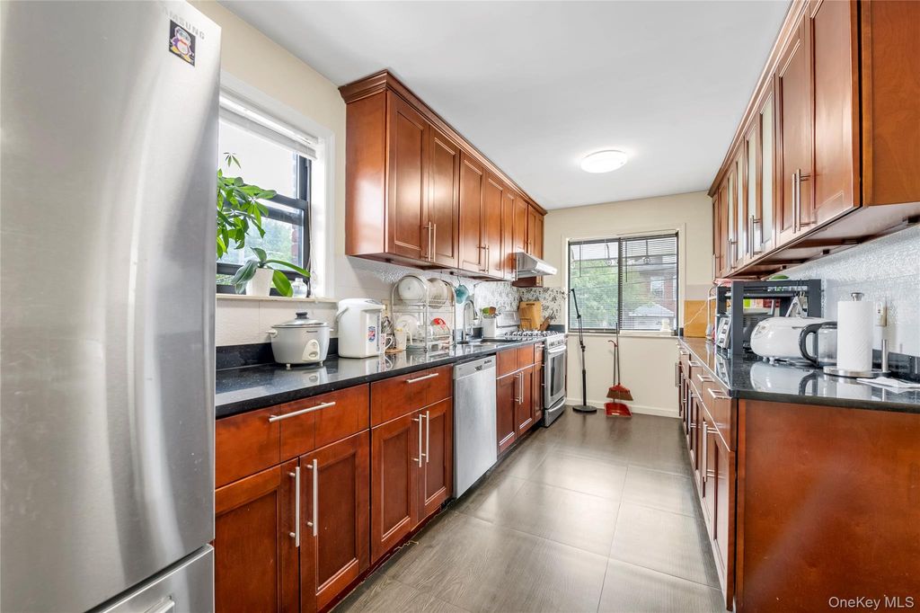 2518 123rd Street, Flushing, NY 11354 — photo 2