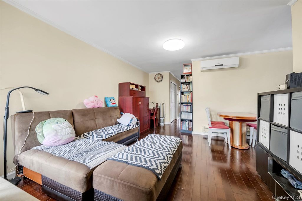 2518 123rd Street, Flushing, NY 11354 — photo 4