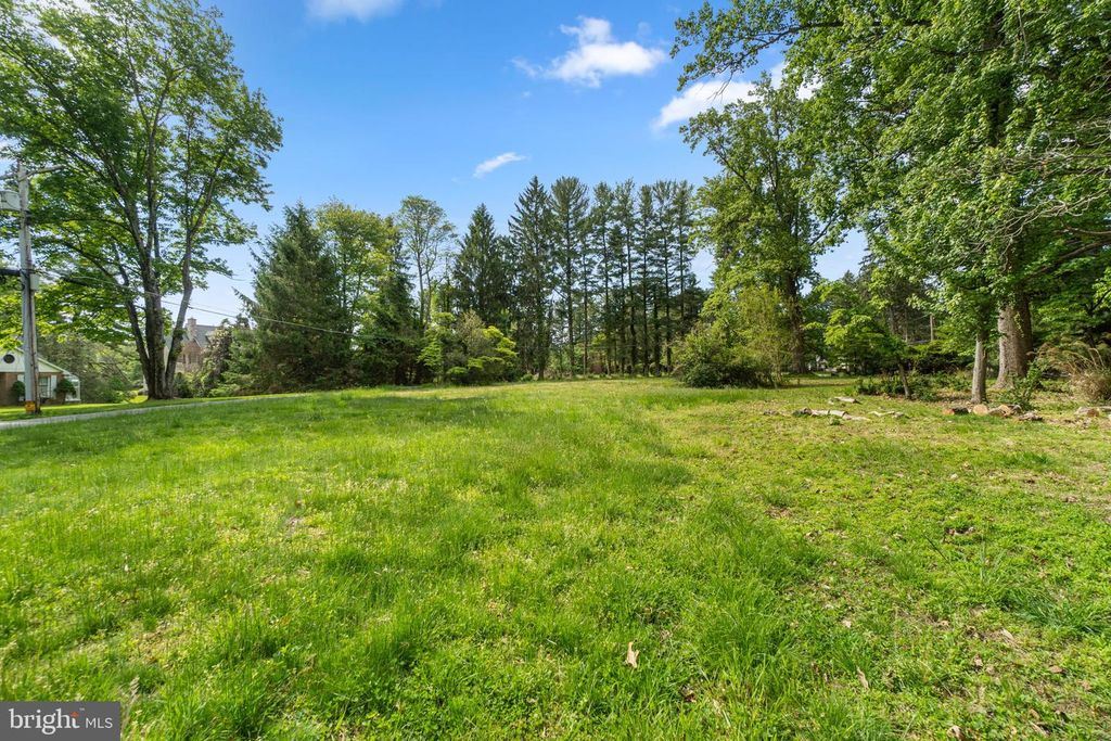 Image 3 of property listing at 11900 MEYLSTON DR, Lutherville Timonium, MD 21093