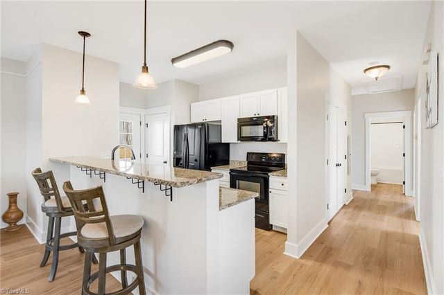 11 Byrdcliffe Lane, Asheville, NC 28805