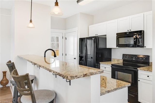 11 Byrdcliffe Lane, Asheville, NC 28805