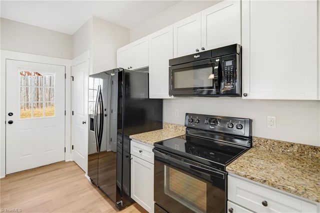 11 Byrdcliffe Lane, Asheville, NC 28805