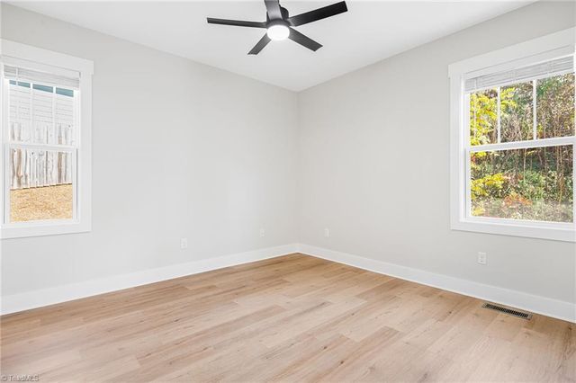 11 Byrdcliffe Lane, Asheville, NC 28805