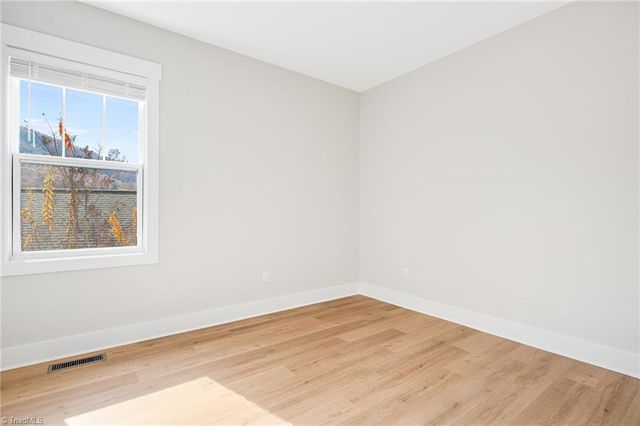 11 Byrdcliffe Lane, Asheville, NC 28805