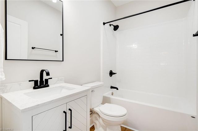 11 Byrdcliffe Lane, Asheville, NC 28805