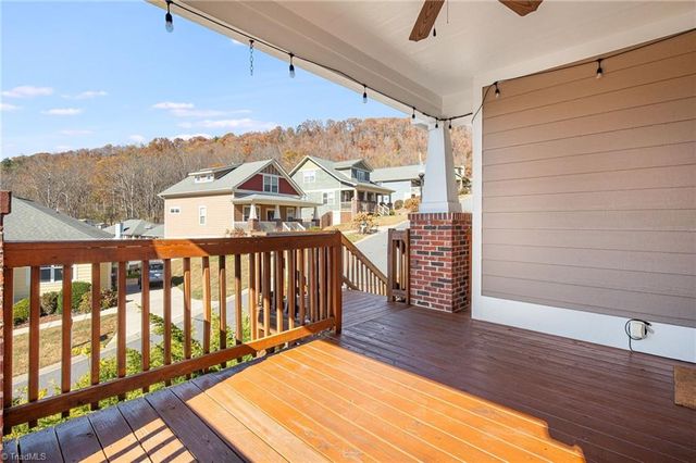 11 Byrdcliffe Lane, Asheville, NC 28805