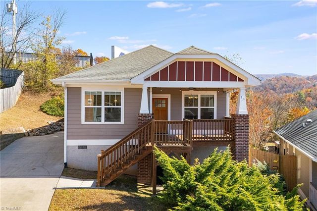 11 Byrdcliffe Lane, Asheville, NC 28805