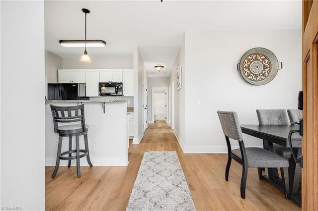 11 Byrdcliffe Lane, Asheville, NC 28805