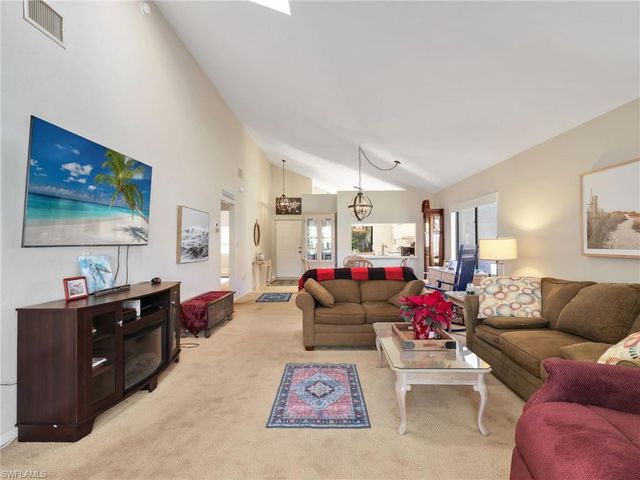 355 Bay Forest DR 3A, Naples, FL 34110