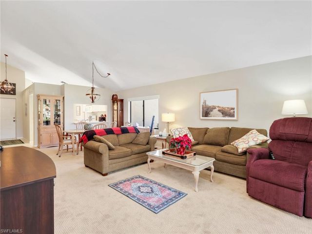 355 Bay Forest DR 3A, Naples, FL 34110