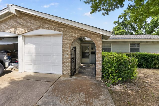 2125 Meadow Glen, Irving, TX 75060