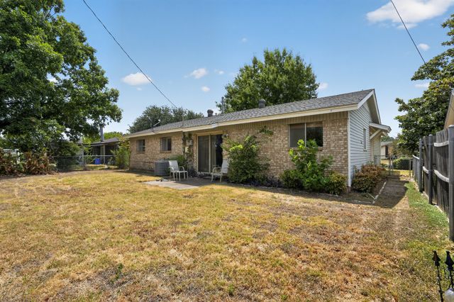 2125 Meadow Glen, Irving, TX 75060