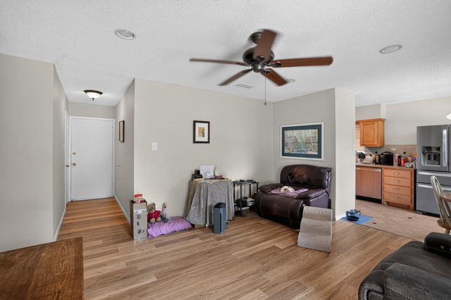 2125 Meadow Glen, Irving, TX 75060