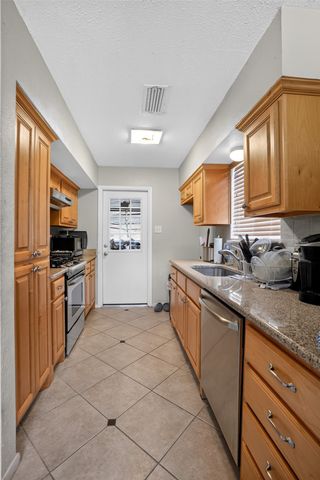 2125 Meadow Glen, Irving, TX 75060