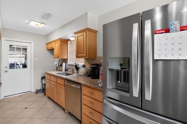 2125 Meadow Glen, Irving, TX 75060