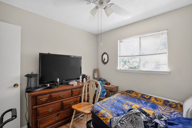 2125 Meadow Glen, Irving, TX 75060