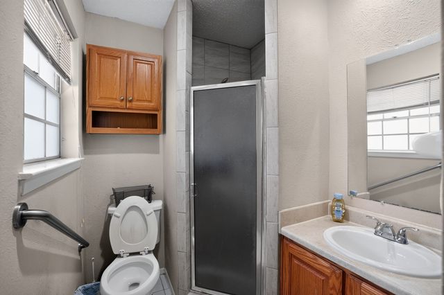 2125 Meadow Glen, Irving, TX 75060
