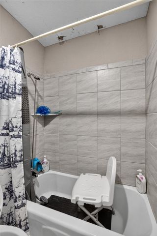 2125 Meadow Glen, Irving, TX 75060