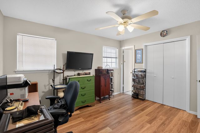 2125 Meadow Glen, Irving, TX 75060