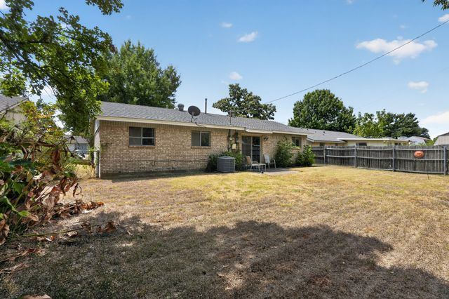 2125 Meadow Glen, Irving, TX 75060