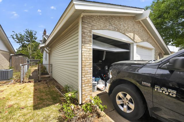 2125 Meadow Glen, Irving, TX 75060