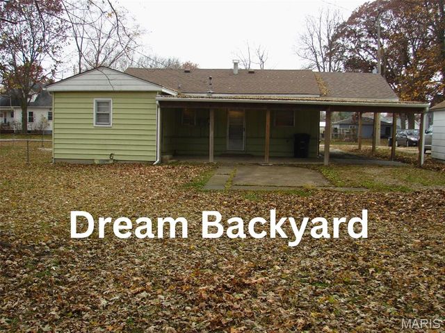 206 N Walnut Street, Mount Olive, IL 62069