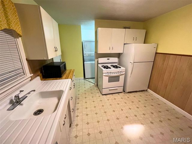 206 N Walnut Street, Mount Olive, IL 62069