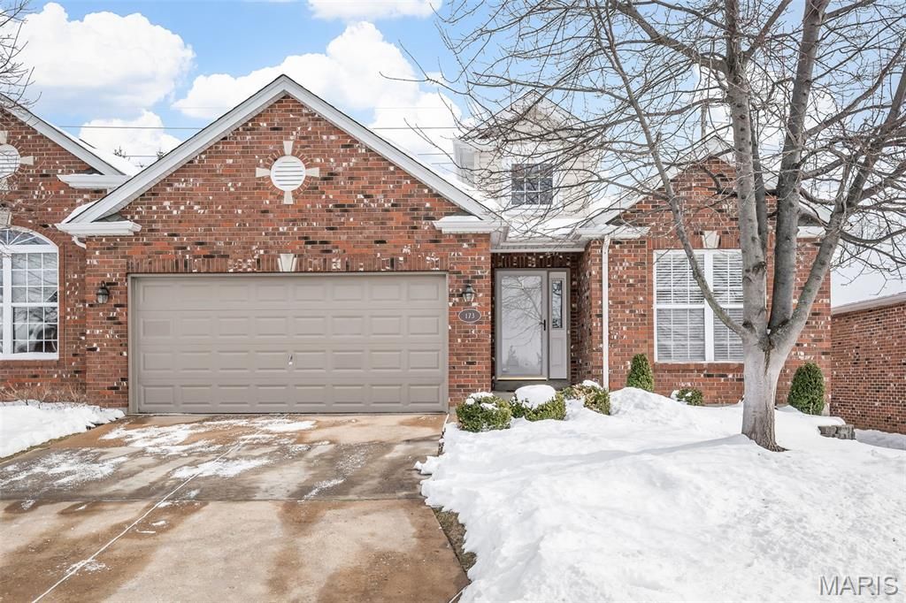 173 Tori Pines Drive, Oakville, MO 63129