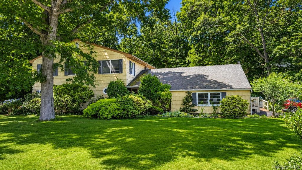 14 Tall Tree Lane, Rocky Point, NY 11778