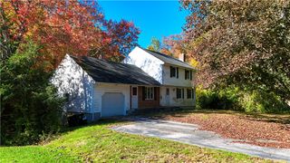 8 Sunset Drive, Smithfield, RI 02917