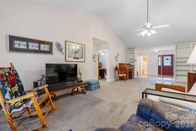 3656 Woodgreen Drive, Lincolnton, NC 28092