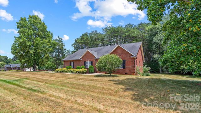 3656 Woodgreen Drive, Lincolnton, NC 28092