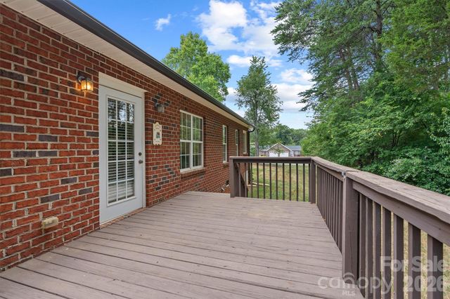 3656 Woodgreen Drive, Lincolnton, NC 28092