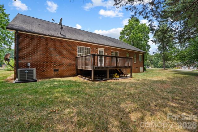 3656 Woodgreen Drive, Lincolnton, NC 28092