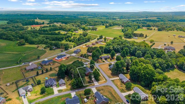 3656 Woodgreen Drive, Lincolnton, NC 28092