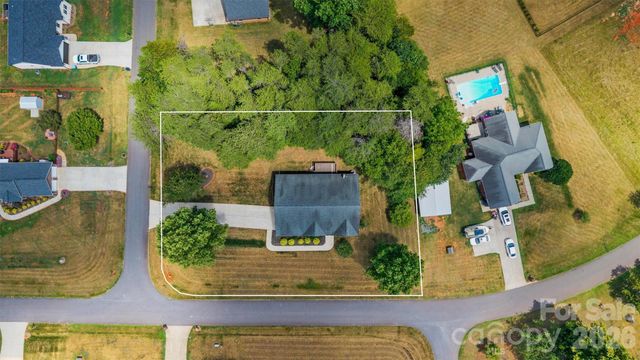 3656 Woodgreen Drive, Lincolnton, NC 28092