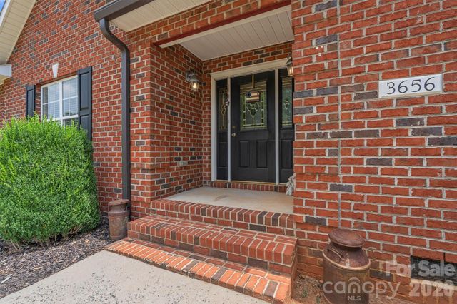 3656 Woodgreen Drive, Lincolnton, NC 28092