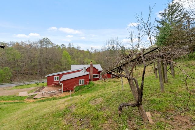 860 Floyd HWY, Floyd, VA 24091