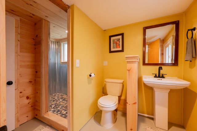 860 Floyd HWY, Floyd, VA 24091
