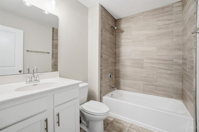 450 Hamilton View Drive, Hamilton, OH 45013