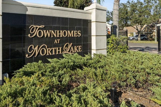648 SPRING LAKE CIRCLE, Tarpon Springs, FL 34688