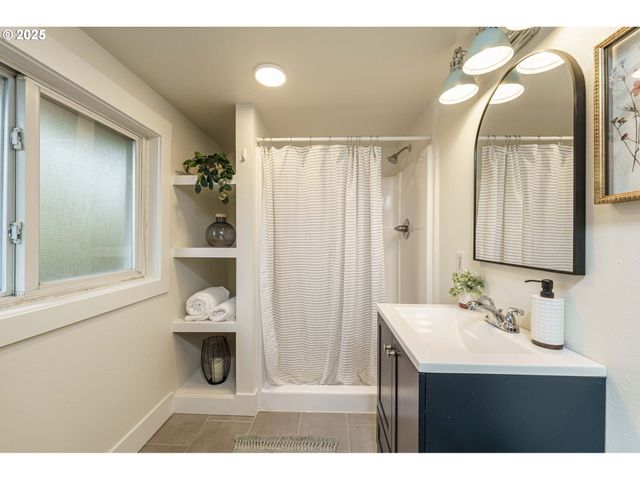 4824 Ne 23RD Ave, Portland, OR 97211