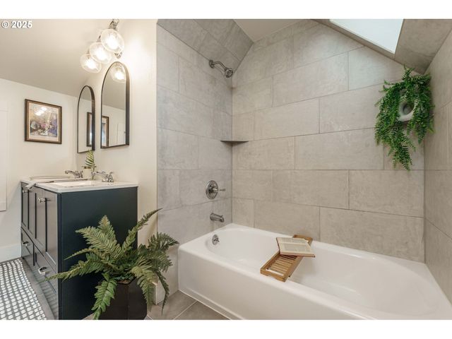 4824 Ne 23RD Ave, Portland, OR 97211