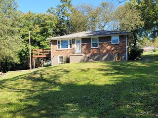 132 Robinhood Cir, Hendersonville, TN 37075