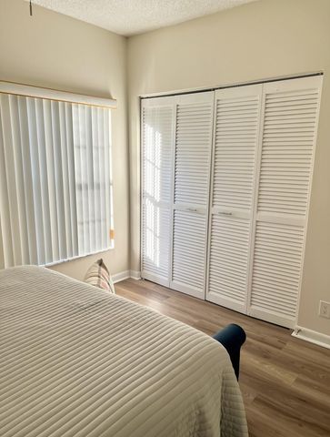 3237 Jog Park Drive, Greenacres, FL 33467