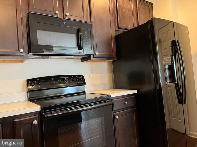 72 CHENNAULT TRL, Falling Waters, WV 25419