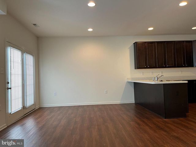 72 CHENNAULT TRL, Falling Waters, WV 25419