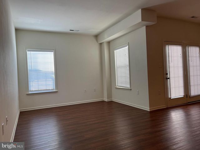 72 CHENNAULT TRL, Falling Waters, WV 25419