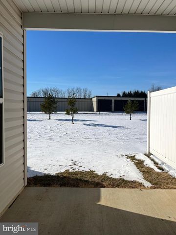 72 CHENNAULT TRL, Falling Waters, WV 25419