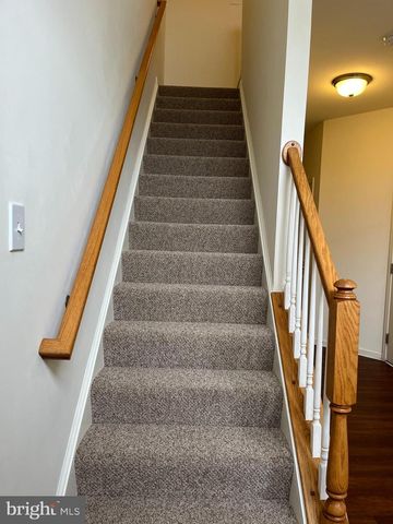 72 CHENNAULT TRL, Falling Waters, WV 25419